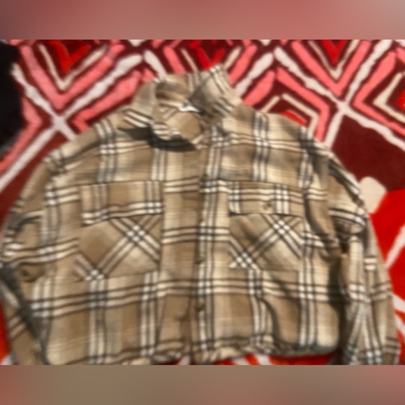 A beige plaid brown sweater - Picture 2 of 2